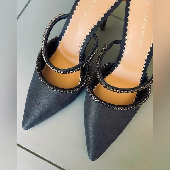 ANTONIO MELANI Shoes New Antonio Melani Elisha Satin